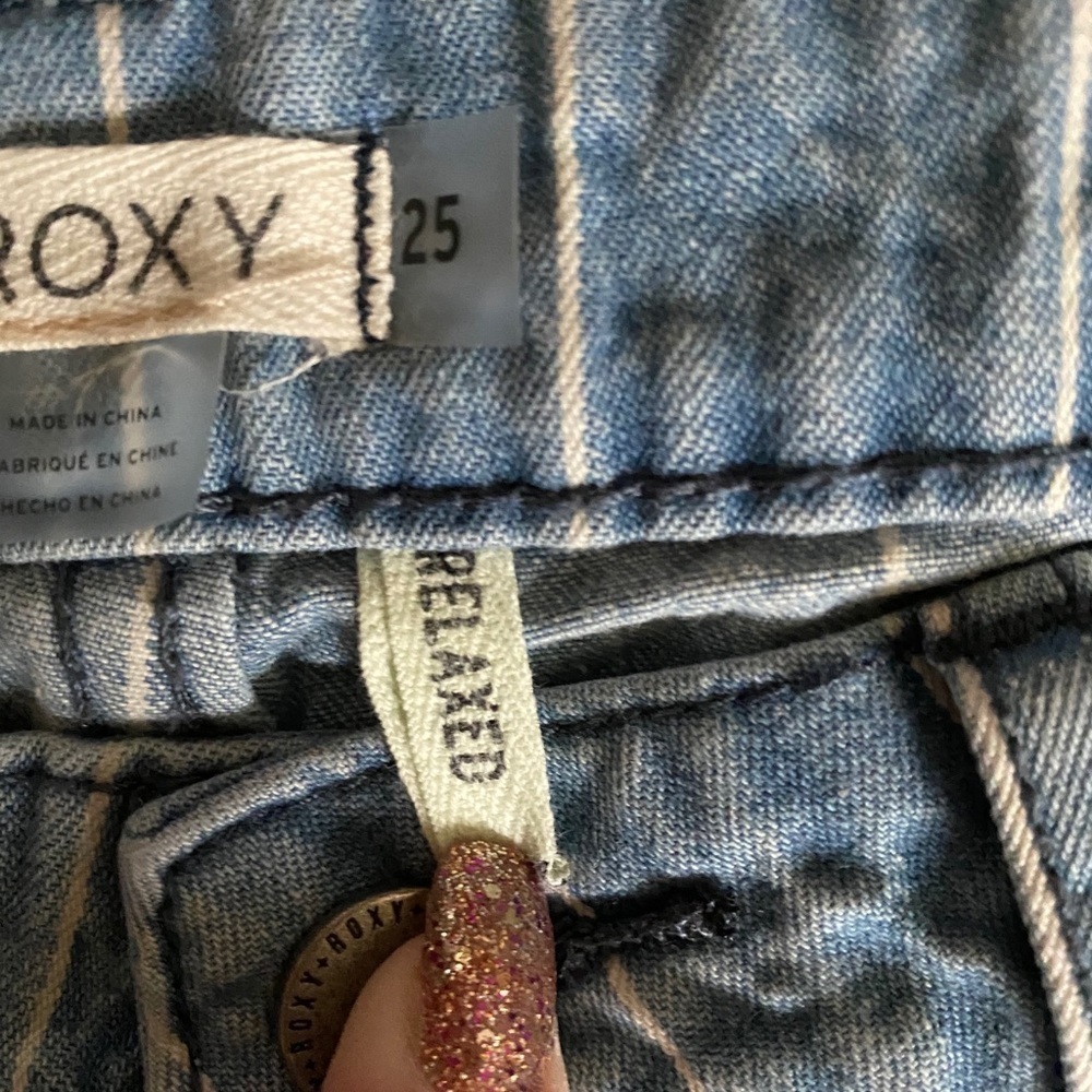 Roxy Relaxed Pinstripe Cropped Capri Jeans Size 25 Light Wash - Picture 9 of 9